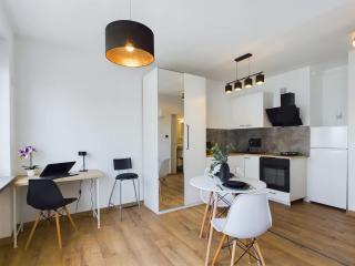 Bright Studio in Downtown Warsaw by Noclegi Renters - Varsavia - 9