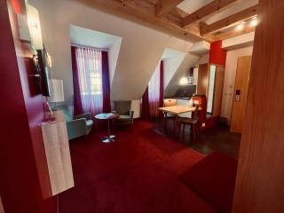 Hotel Weisses Lamm - 8