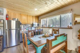 Ski-In Red River Retreat Balcony, Mountain Views! - Red River - 3