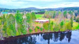 Exclusive Waterfront Cottage - 8