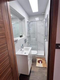 London Studio Retreat - Colney Hatch Lane - London - 5
