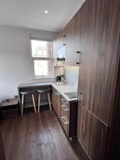 London Studio Retreat - Colney Hatch Lane - London - 9
