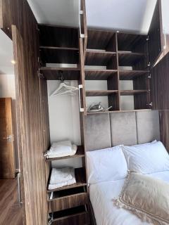 London Studio Retreat - Colney Hatch Lane - London - 6