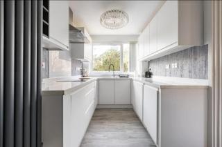 Spacious 1 bed apartment with parking & balcony! - Bromley - 7