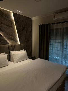 1 Bedroom Luxury Apartment in F-10 - Islamabad - 0