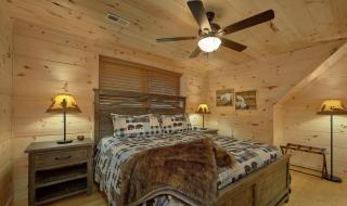 Experience Luxury and Serenity at 3 Little Bears Just Minutes from Top Attractions Private Indoor Pool Hot Tub - 3