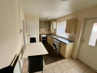 Three bed room House Near cricket Stadium - Nottingham - 6