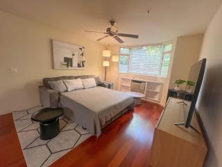 Tranquil Getaway at Waikiki Cove condo - Honolulu - 3