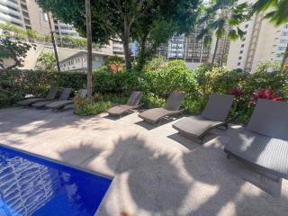 Tranquil Getaway at Waikiki Cove condo - Honolulu - 1