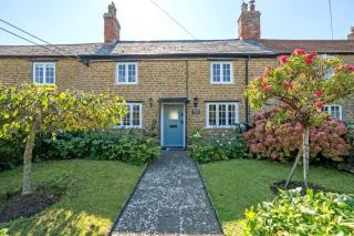 Strand Cottage - Burton Bradstock - 0