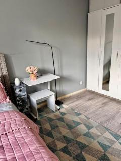 Entire home in Greenwich - 4