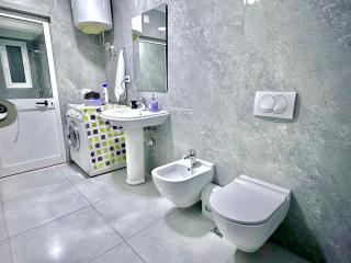 Cozy Urban Apartment - Tirana - 2