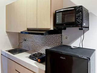 Stylish Studio Dave Apt Depok with Pool, WiFi, Netflix by 2ndHome - - 0