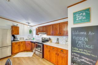 Lakefront Crockett Cabin with Boathouse and Kayaks! - Reynard - 3