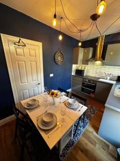 Entire home in perfect old town location - 1