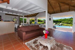 Villa Spacieuse avec Piscine Privée à Saint-François – 120 m², Jardin - 4