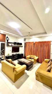 Luxury House in Bahria Town - Lahore - 0