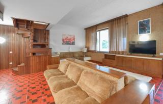 Stunning Apartment In Bordogna - Roncobello - 9