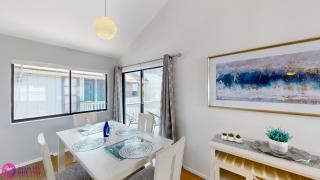 Beach Rd, 300ft to Beach Access & 500ft to Siesta Key Village, 2bdr - Siesta Key - 3