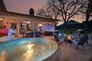 Das Bach Haus - Game Room Make-Up Room & Hot Tub - Fredericksburg - 6