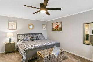 Das Bach Haus - Game Room Make-Up Room & Hot Tub - Fredericksburg - 1