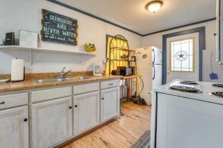 Cabana Luna Cabin with Deck, Swing and Fire Pit! - Rio Frio - 1