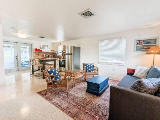 Downtown Mid-Century Bungalow - Sarasota - 9