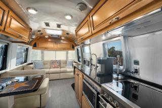 Airstream Getaway - Hot Tub & Fire Pit - Luckenbach - 5
