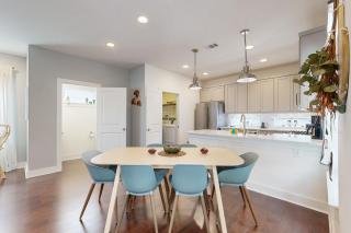 East Austin Nest - Austin - 6