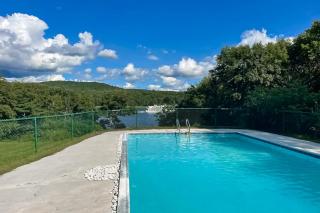 The Poolside Paradise - Winterport - 9