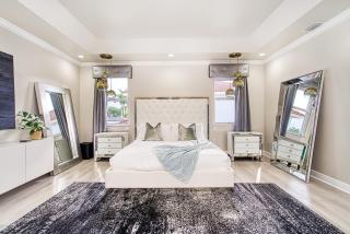 Luxury Tropical Living , 4BR w Backyard Pool Oasis - 6