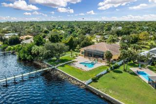 Peace River Waterfront Luxury Living - 5-BD w Pool - 0