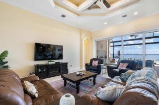Peace River Waterfront Luxury Living - 5-BD w Pool - 5