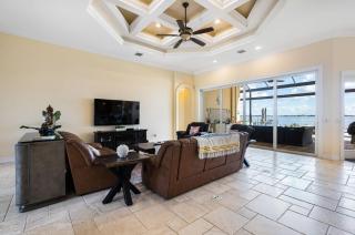 Peace River Waterfront Luxury Living - 5-BD w Pool - 4