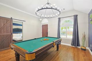 5BD 2BA w Backyard Oasis Pool Jacuzzi Firepit - Corinth - 9