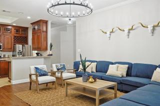 5BD 2BA w Backyard Oasis Pool Jacuzzi Firepit - Corinth - 4