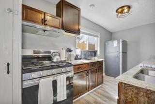 5 Bedroom, 6 Bed Cozy and Spacious Home - 7