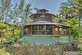 Tropical Cabana with Deck, Hot Tub and Lush Scenery! - Keaau - 9