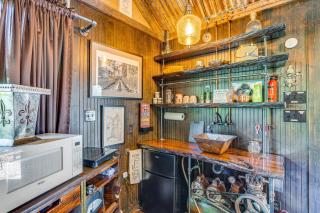 Lake Holbrook Waterfront Vacation Rental with Dock! - Mineola - 5