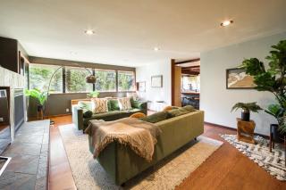 Spire Chalet at Alpine Meadows - 4BR W Hot Tub and Ski Shuttle - Alpine Meadows - 5