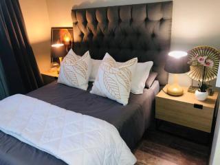 Homely 2bedroom with a beach & harbour view - Gqeberha - 6