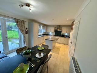 Kings Court Home - 2