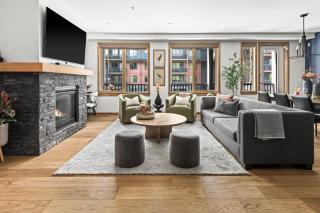 New Spacious Mountain View Condo in Canmore With Hot Tub, Park Pass, Prime Location - 0