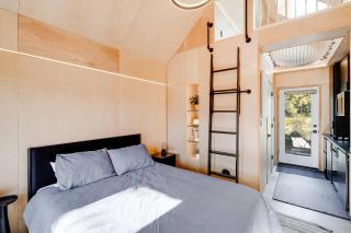 Bunkies- The Hold - 5