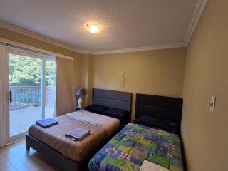 Room With Private Patio Next to Toronto Airport - Mississauga - 5
