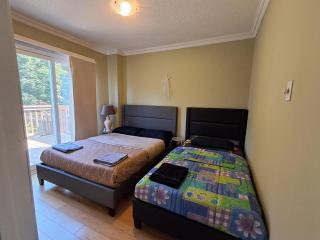 Room With Private Patio Next to Toronto Airport - Mississauga - 9