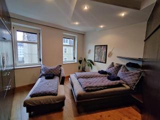 Cosy Room in Tyrolean Flat - Innsbruck - 2