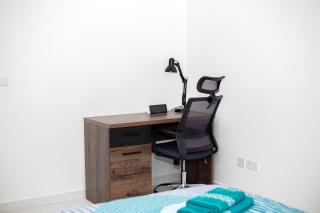 Modern Hennessy Apartment - 2