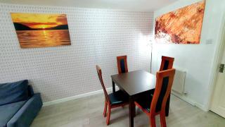 Manchester cosy 2-Bedroom Apartment Free WIFI and Parking - - 6