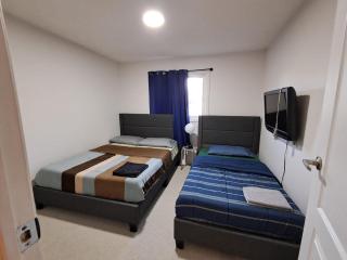 Square One Mississauga Suite- Attached Bathroom, Walking Transit & Plaza - Mississauga - 0